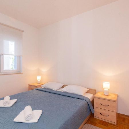 Apartment Laura Punat Extérieur photo